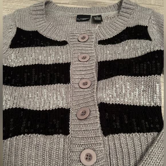 BLACK GREY CROP CARDIGAN SWEATER WITH SEQUINED FRONT SIZE M - Picture 3 of 4